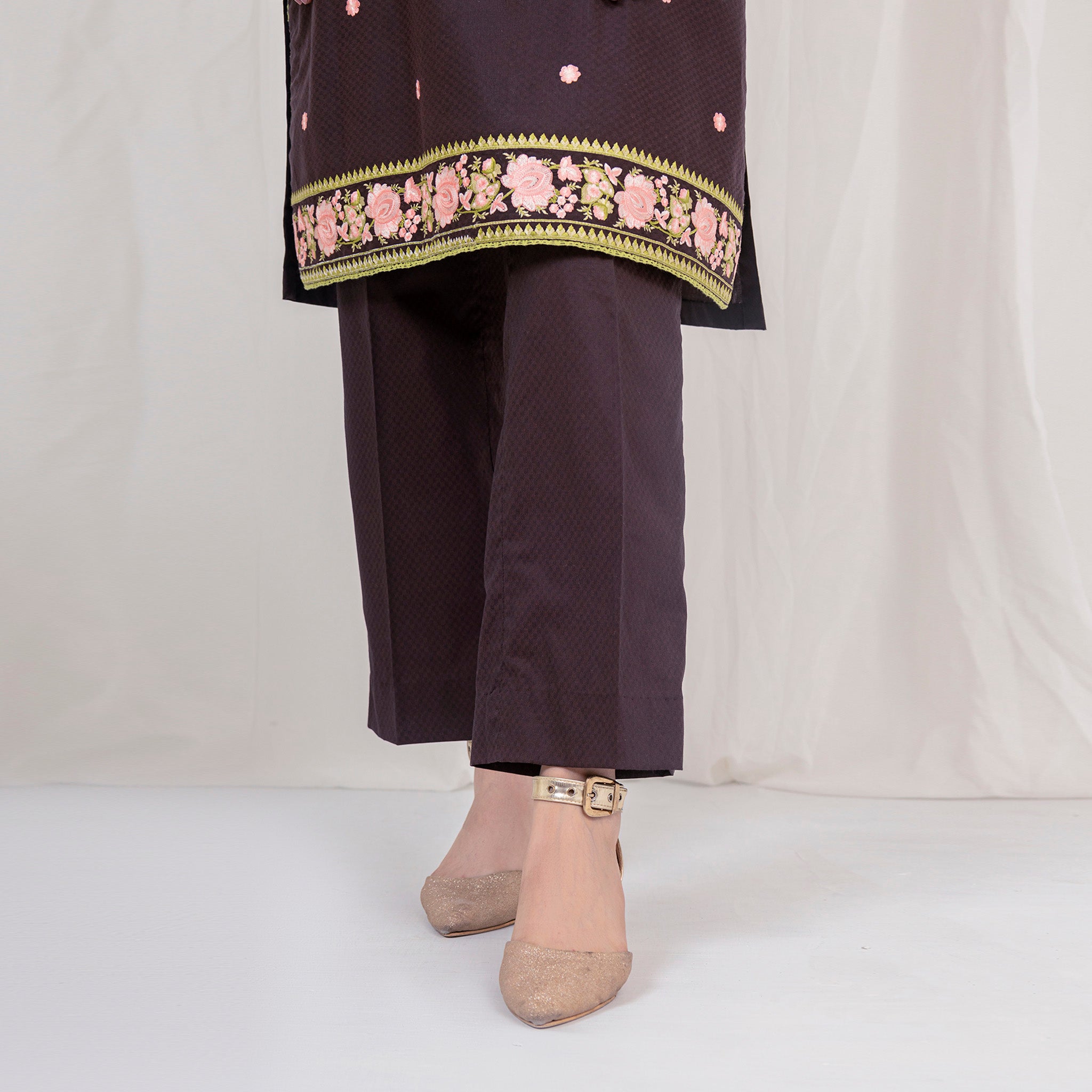 Elegant Embroidered Black Two-Piece Suit with Organza Dupatta