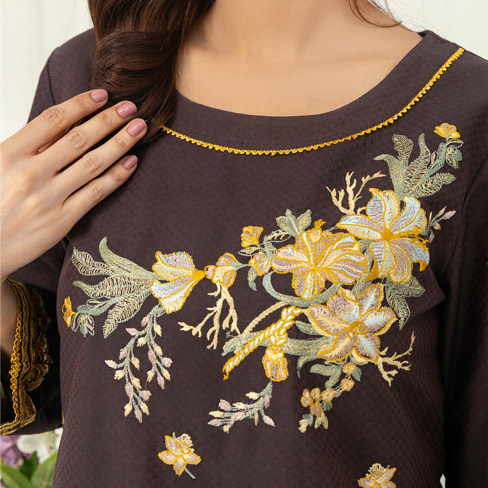 Elegant Embroidered Pakistani Salwar Kameez